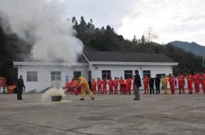 “2017年日常養(yǎng)護(hù)項目安全專題培訓(xùn)”在金麗溫項目部開講